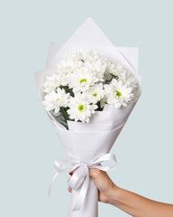 Pure Posy Delight 🤍🌼